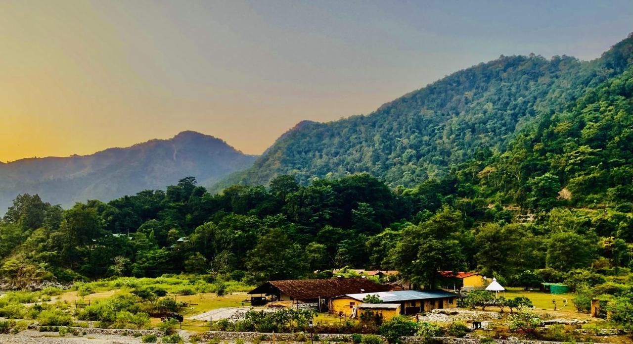 Aura Wildlife Camp And Resorts Marchula Esterno foto