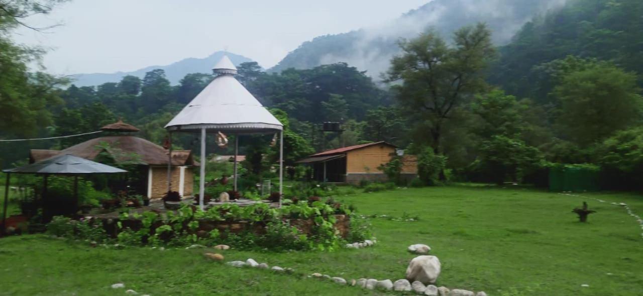 Aura Wildlife Camp And Resorts Marchula Esterno foto