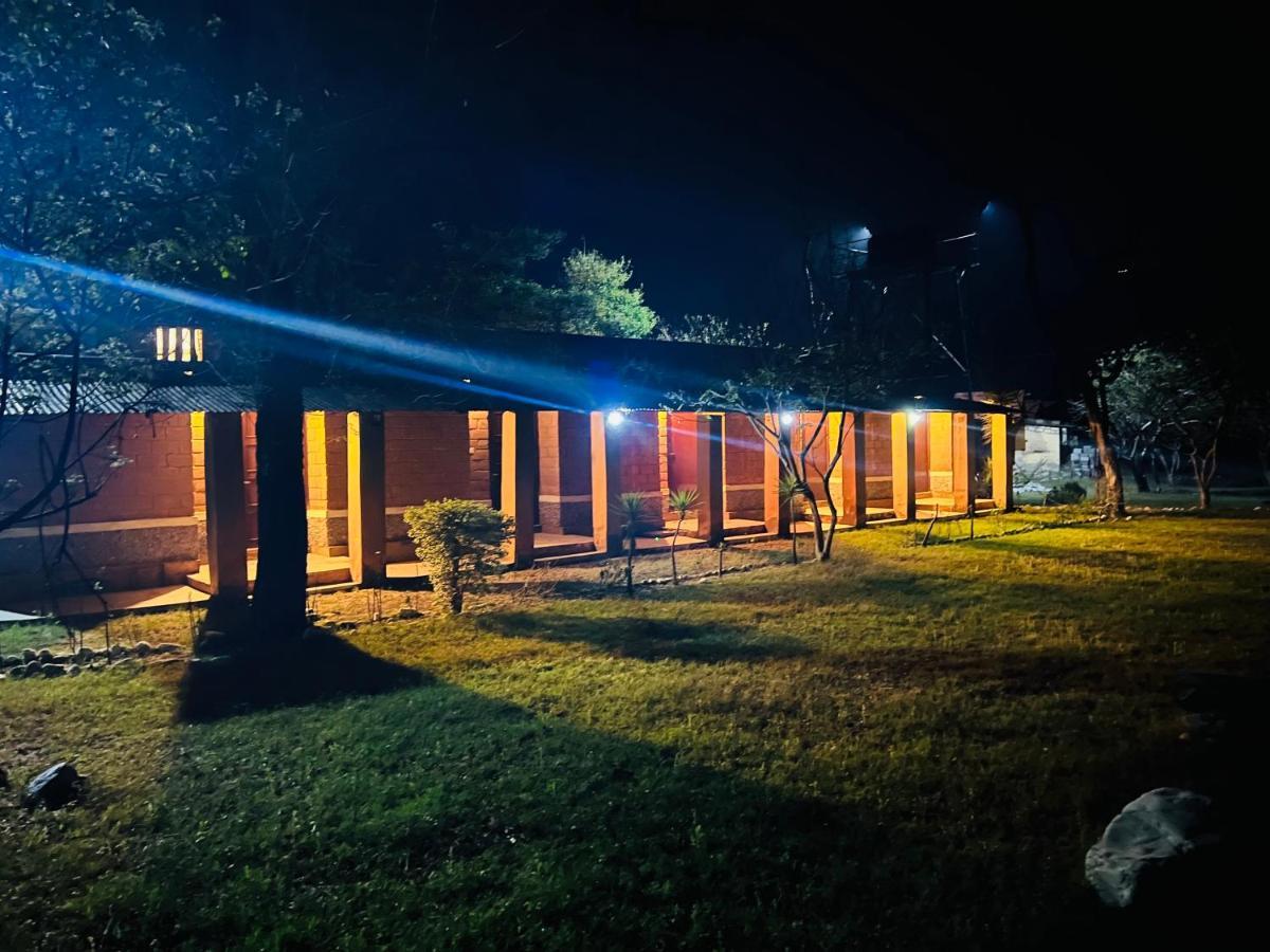 Aura Wildlife Camp And Resorts Marchula Esterno foto