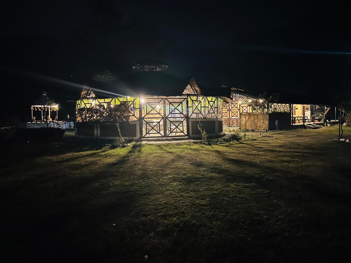 Aura Wildlife Camp And Resorts Marchula Esterno foto